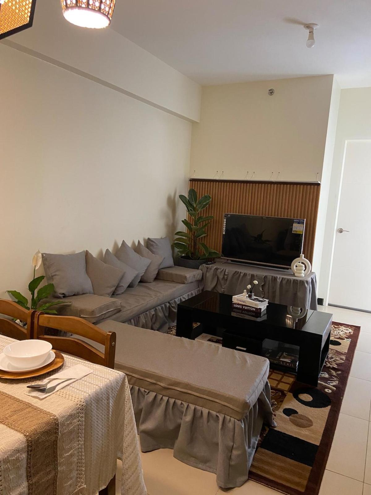 Apartment Jungle Escape