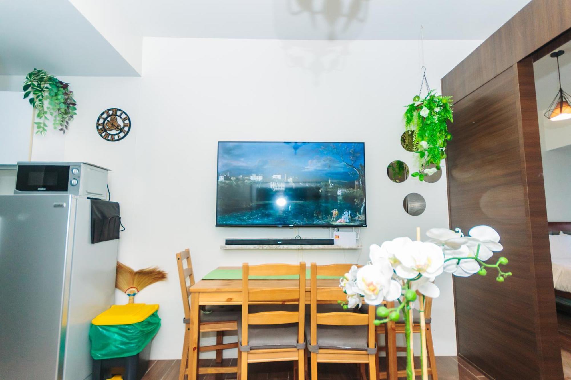 Quirky Urban Luxury Nest 1 Blazing Fast 300mbps Manila