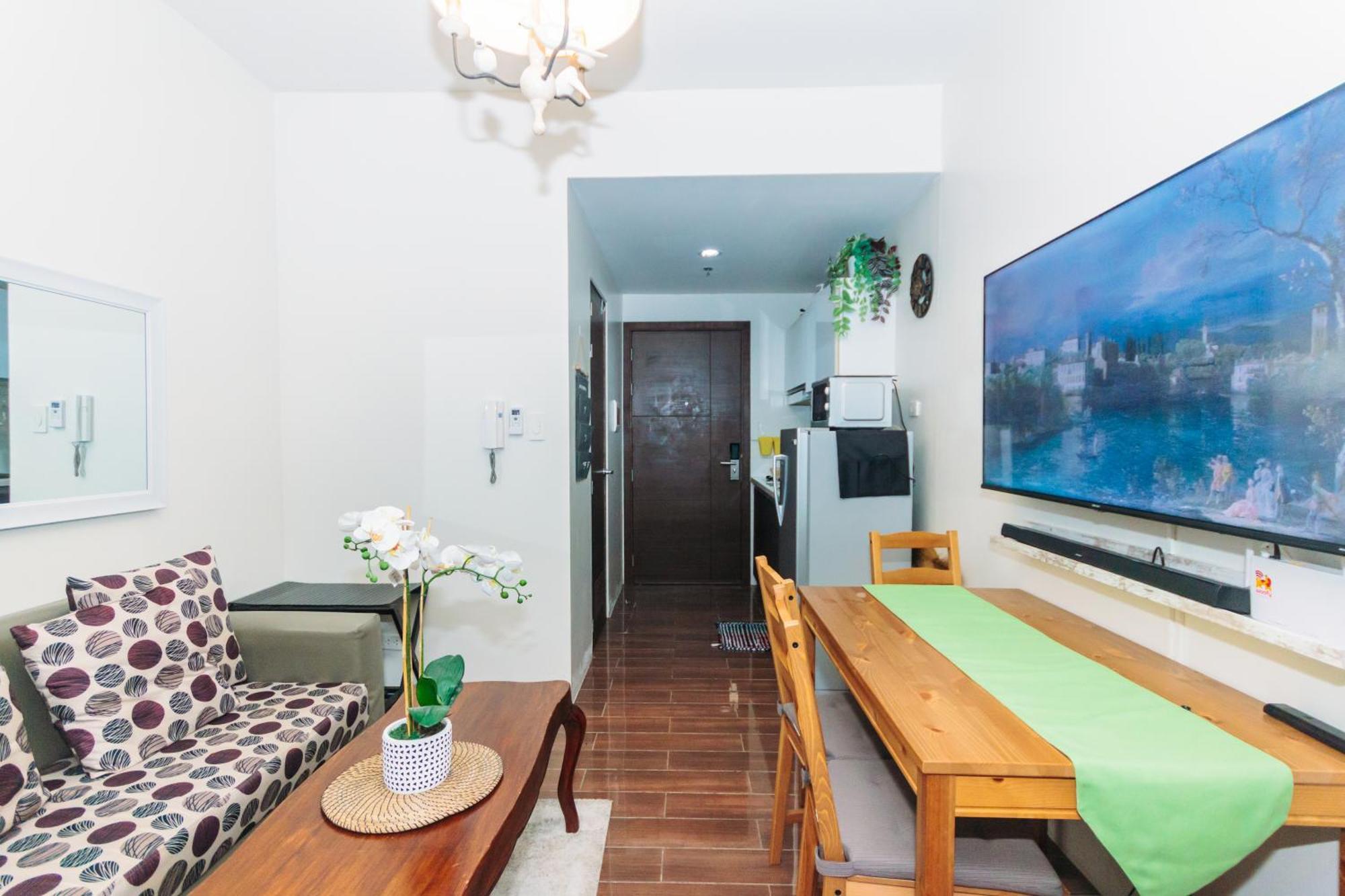 Quirky Urban Luxury Nest 1 Blazing Fast 300mbps Apartment *