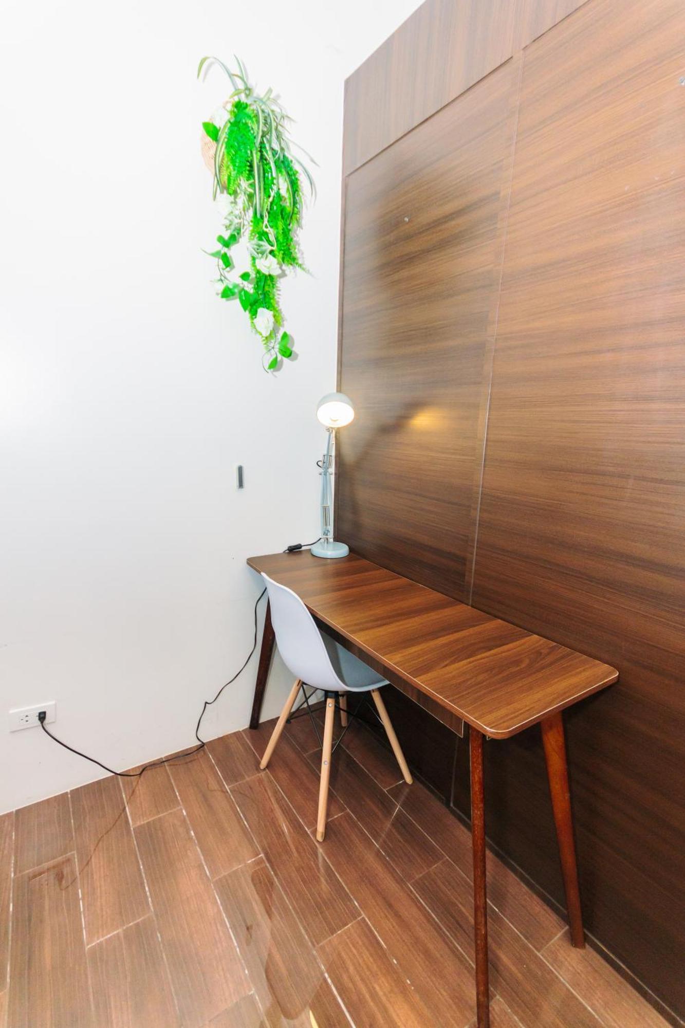 Quirky Urban Luxury Nest 1 Blazing Fast 300mbps
