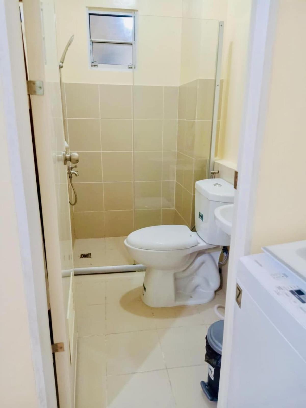 Apartment Coho The Hermosa - Staycation Unit And Balcony View With Swimming Pool And Open Court Access Manila