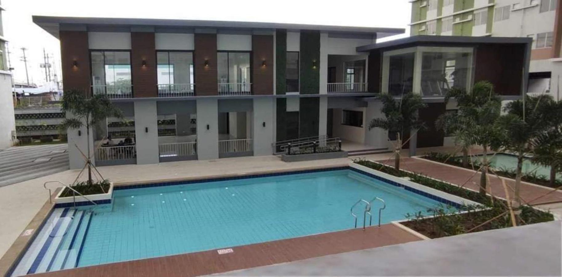 Rr's Long Commonwealth Quezon Apartment *