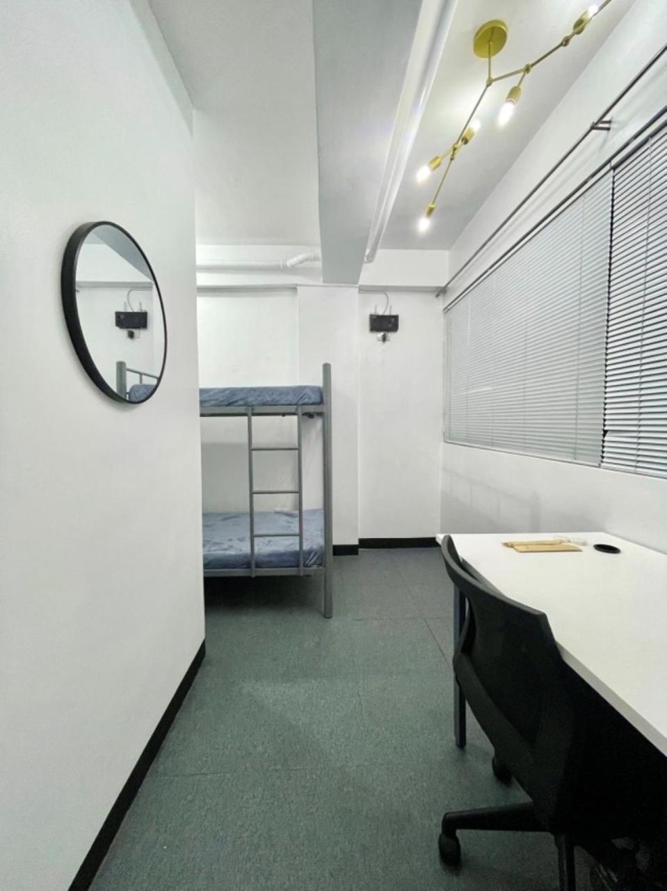 Hostel Cedar House *
