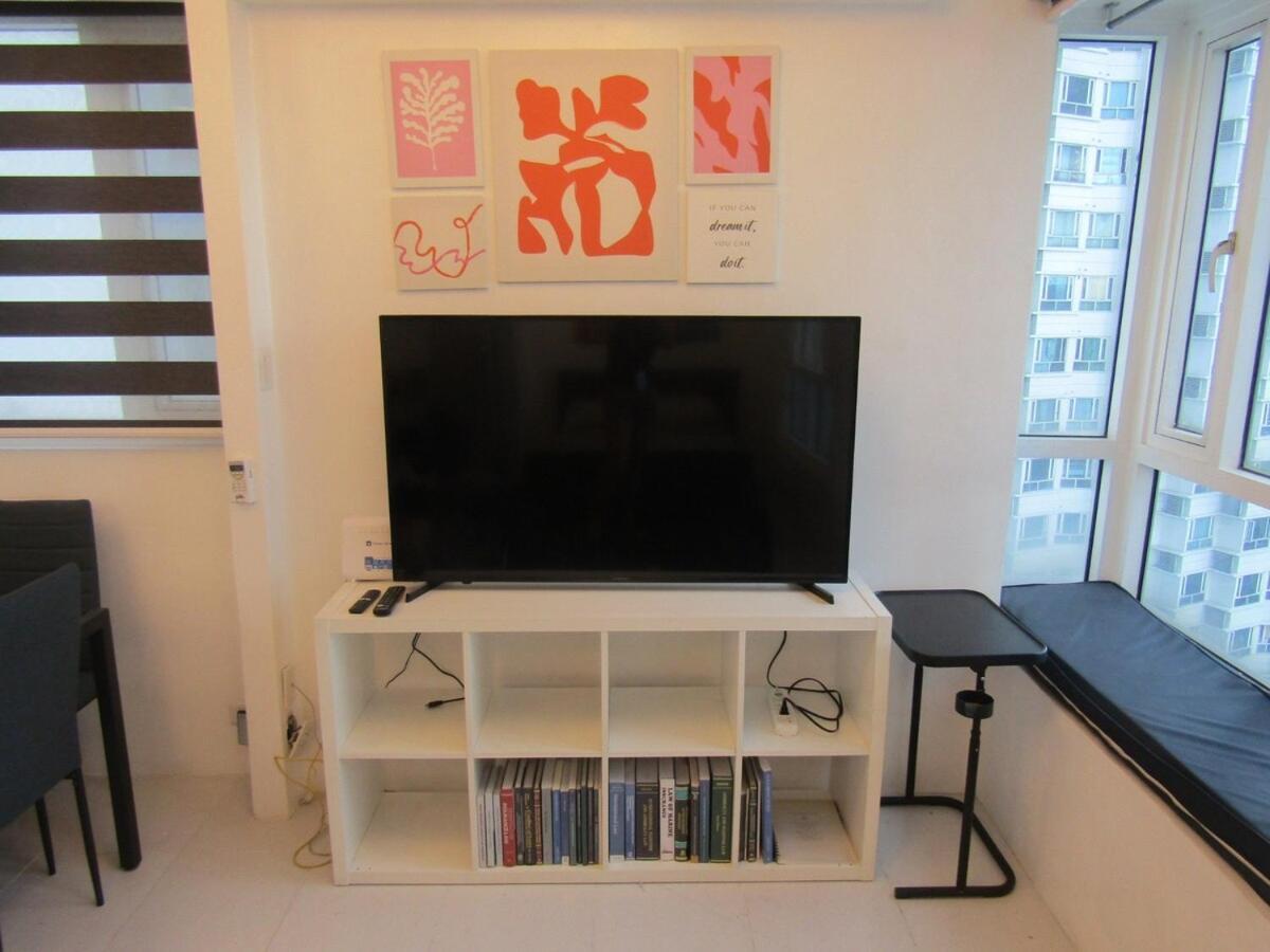 Sm Mezza 1 Residences Gian Thyresse Crib Apartment