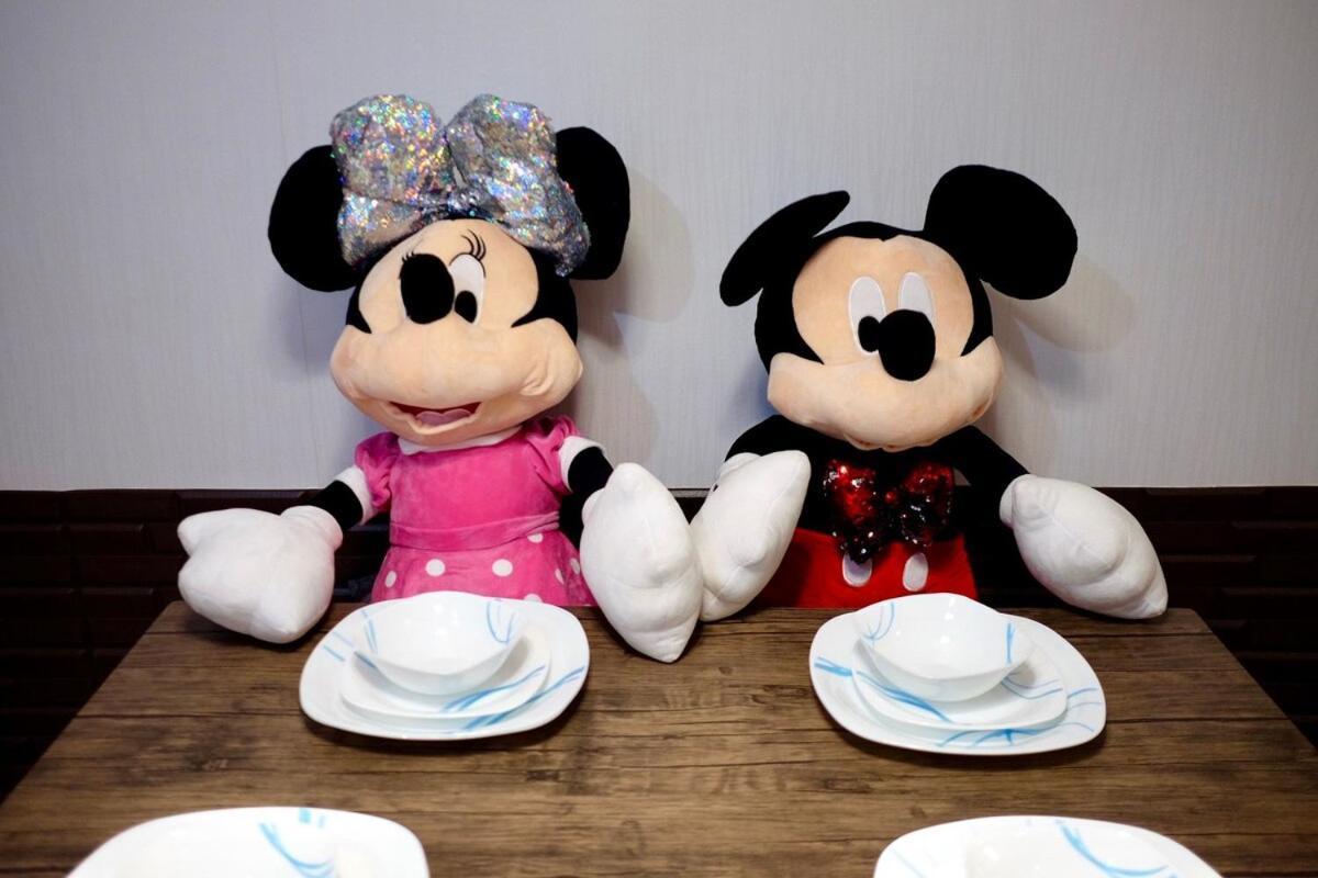 Staycation With Mickey & Minnie One Oasis * Manila
