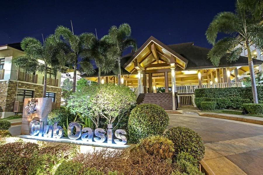 Apartment Staycation With Mickey & Minnie One Oasis Manila