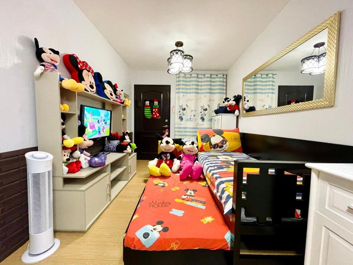 Staycation With Mickey & Minnie One Oasis Apartment *