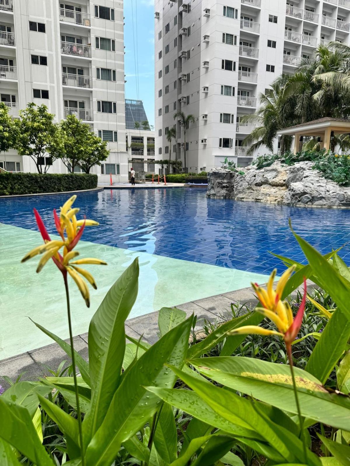 Apartment Shore 2 Residences 539 Facing Pool By Prime Manila