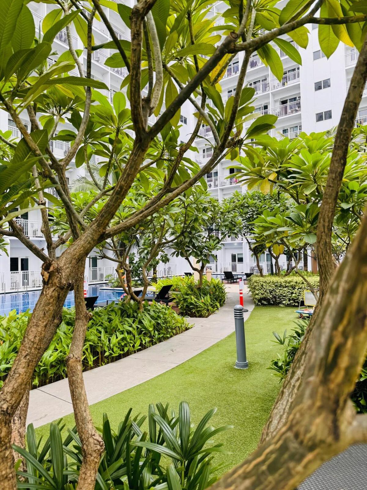 Shore 2 Residences 539 Facing Pool By Prime * Manila