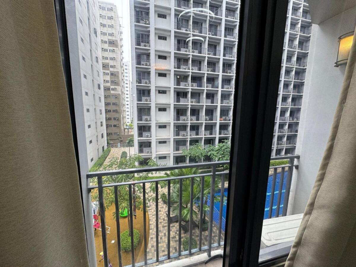 Shore 2 Residences 539 Facing Pool By Prime Manila
