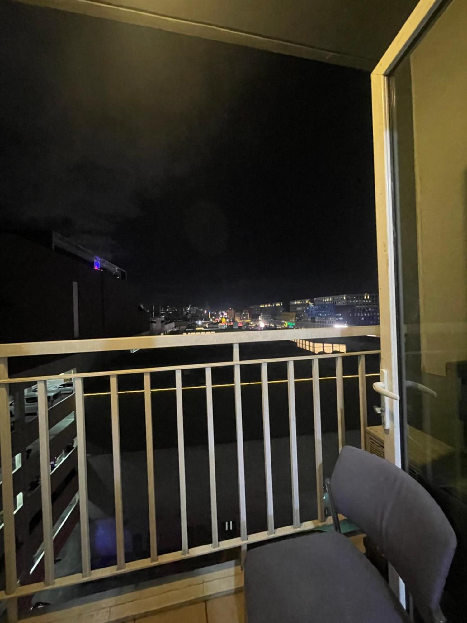 10hrs Aparthotel Manila