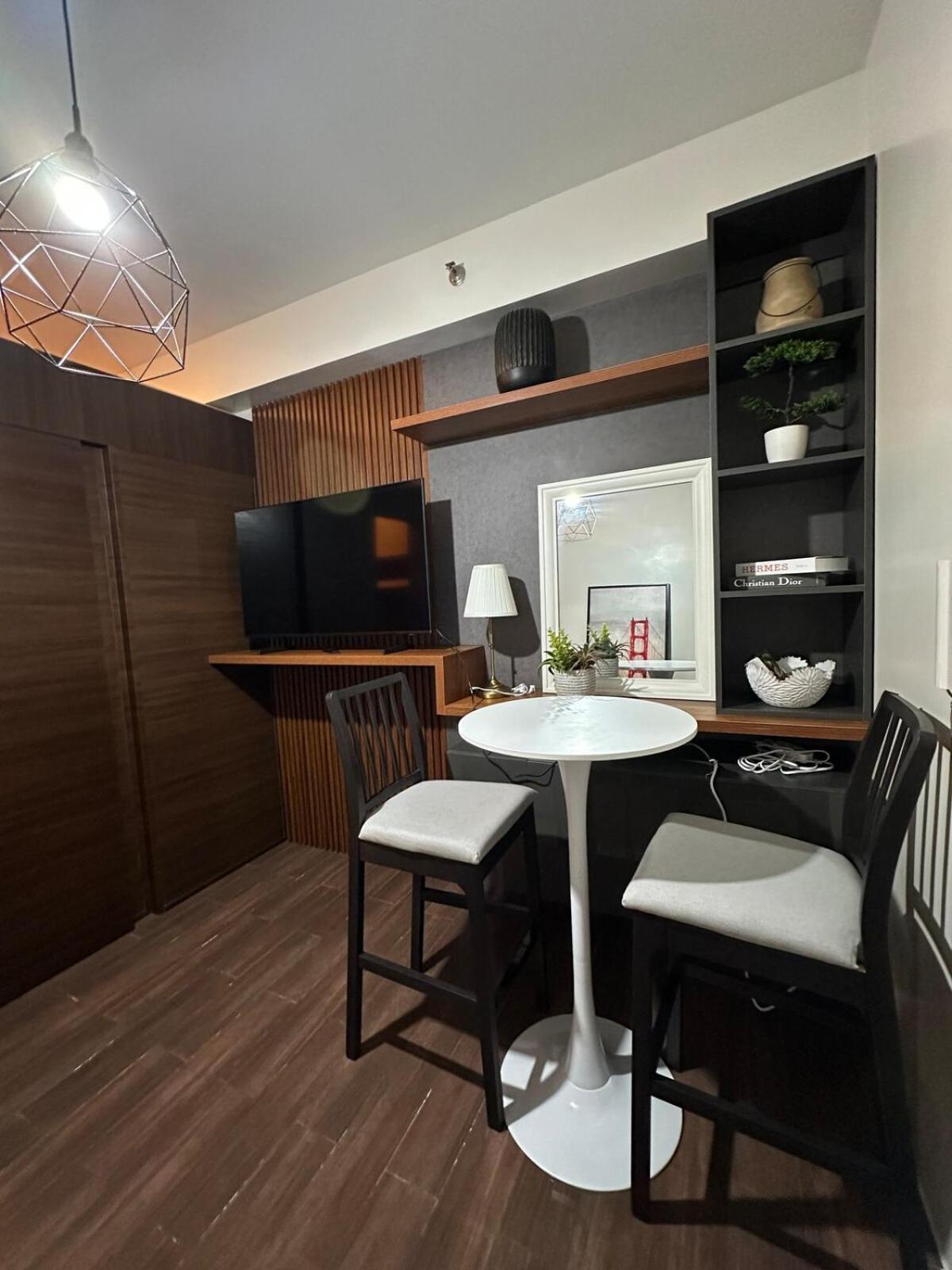 Apartment 1br Air Residences Condo, Ayala Ave, Makati *