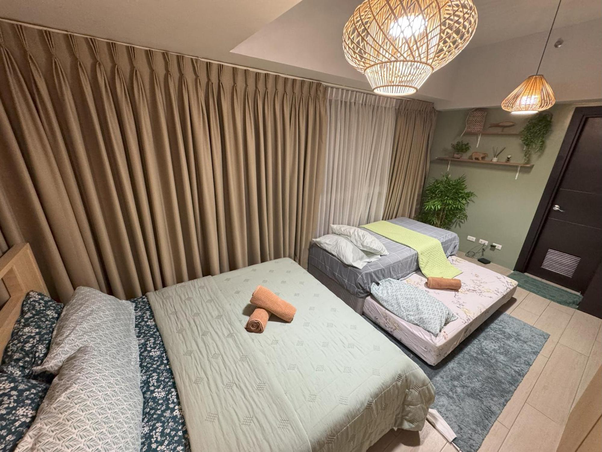 Cozy 3 Bedroom In Uptown Parksuites - Near Mall, Restaurants And Supermarket