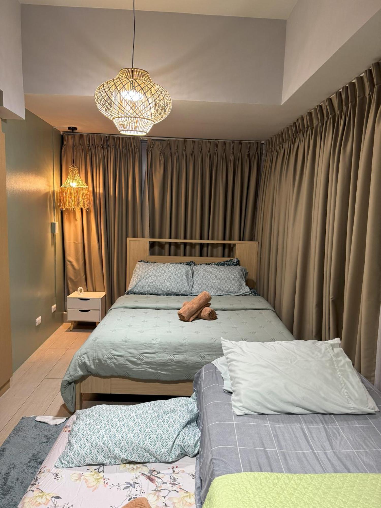 Cozy 3 Bedroom In Uptown Parksuites - Near Mall, Restaurants And Supermarket *