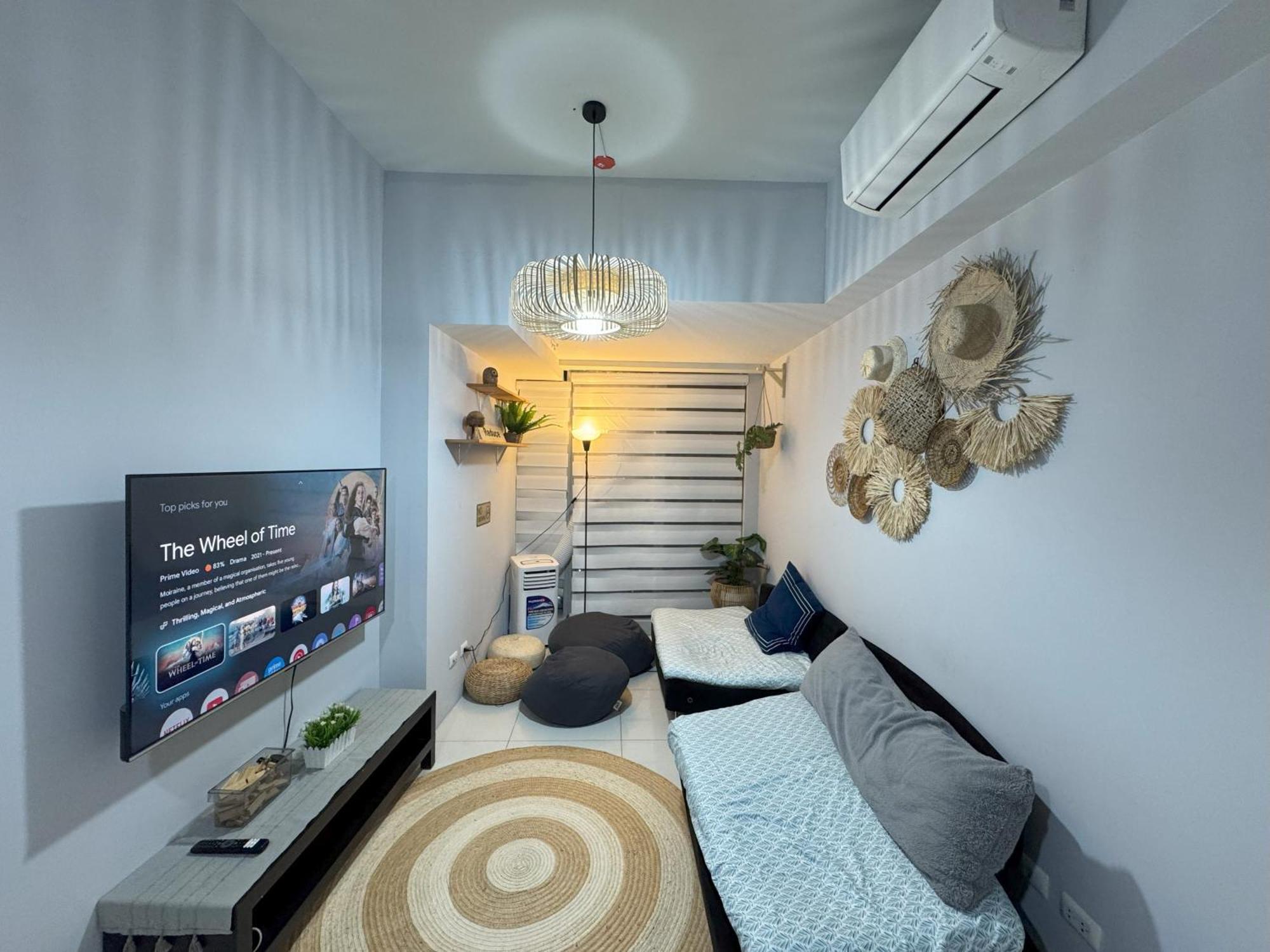 Cozy 3 Bedroom In Uptown Parksuites - Near Mall, Restaurants And Supermarket Apartment *