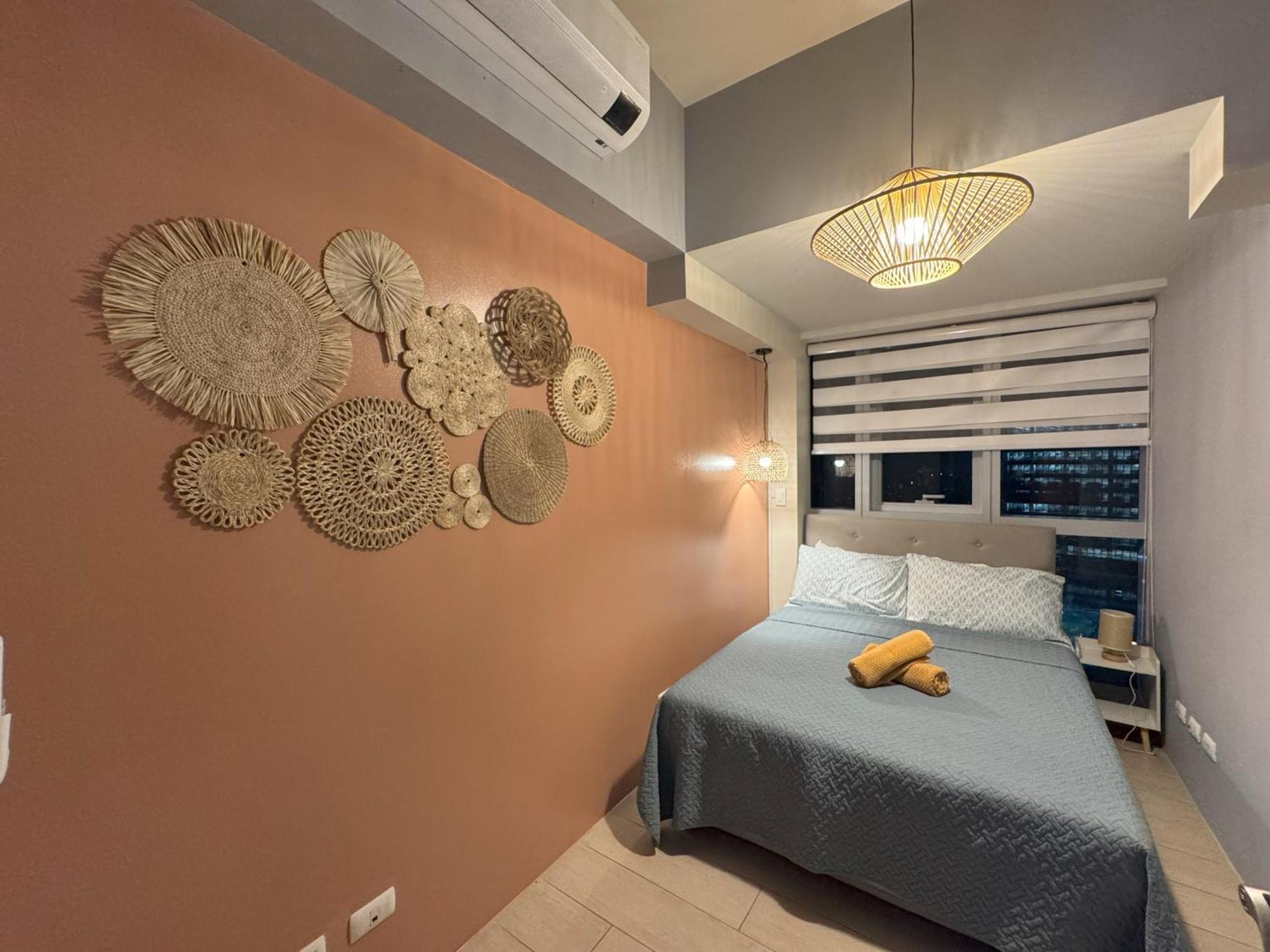 Apartment Cozy 3 Bedroom In Uptown Parksuites - Near Mall, Restaurants And Supermarket *