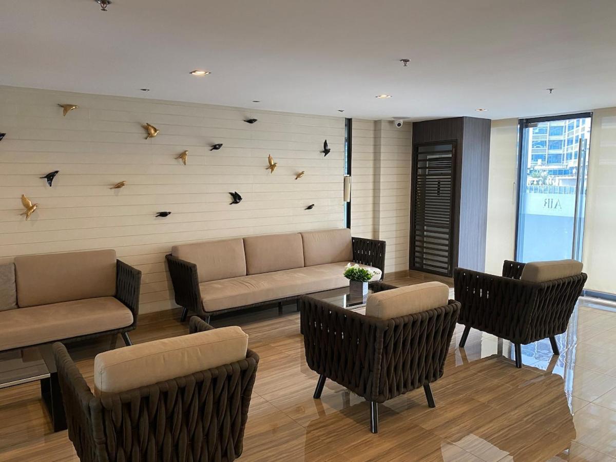 Makati Ayala Luxury Stylish Uncle Sam Gym Swim Park 300 Mb 2641 Apartment *