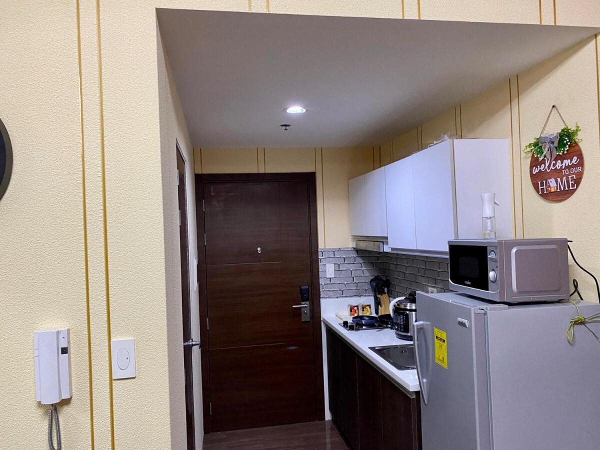 Makati Ayala Luxury Stylish Uncle Sam Gym Swim Park 300 Mb 2641 Apartment *