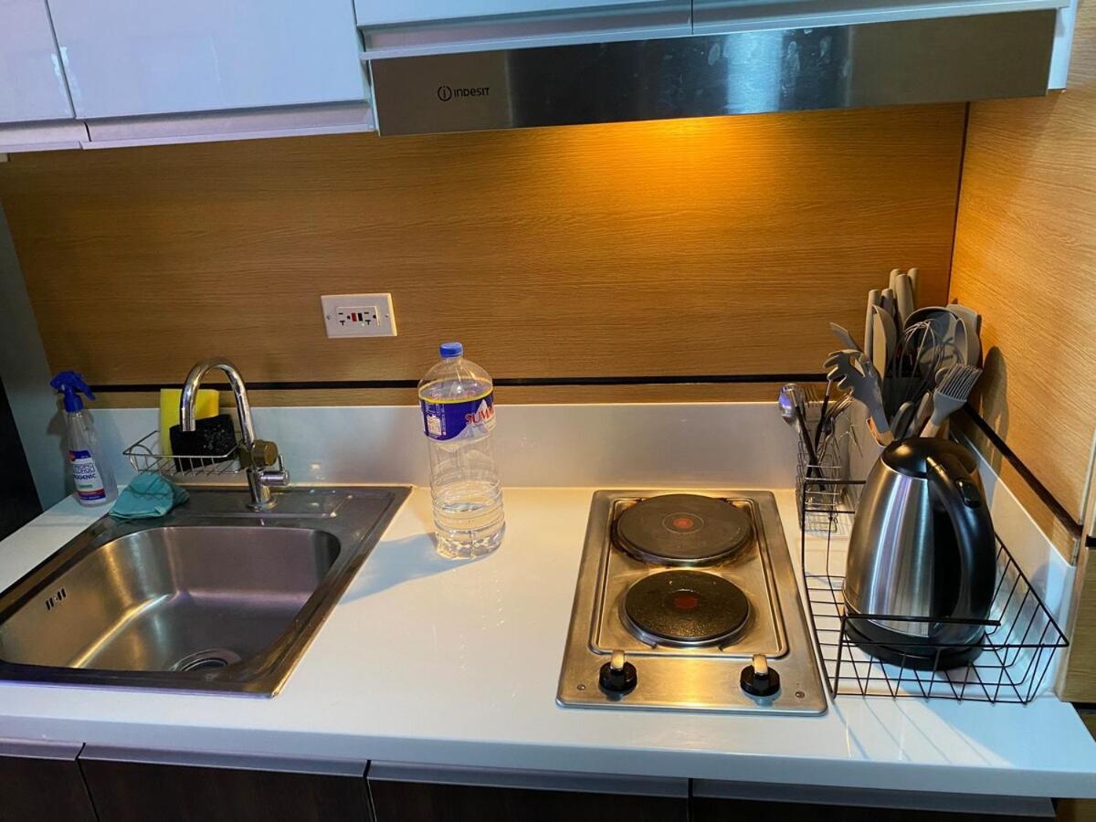 Makati Ayala Luxury Stylish Uncle Sam Gym Swim Park 300 Mb 2641 Apartment *