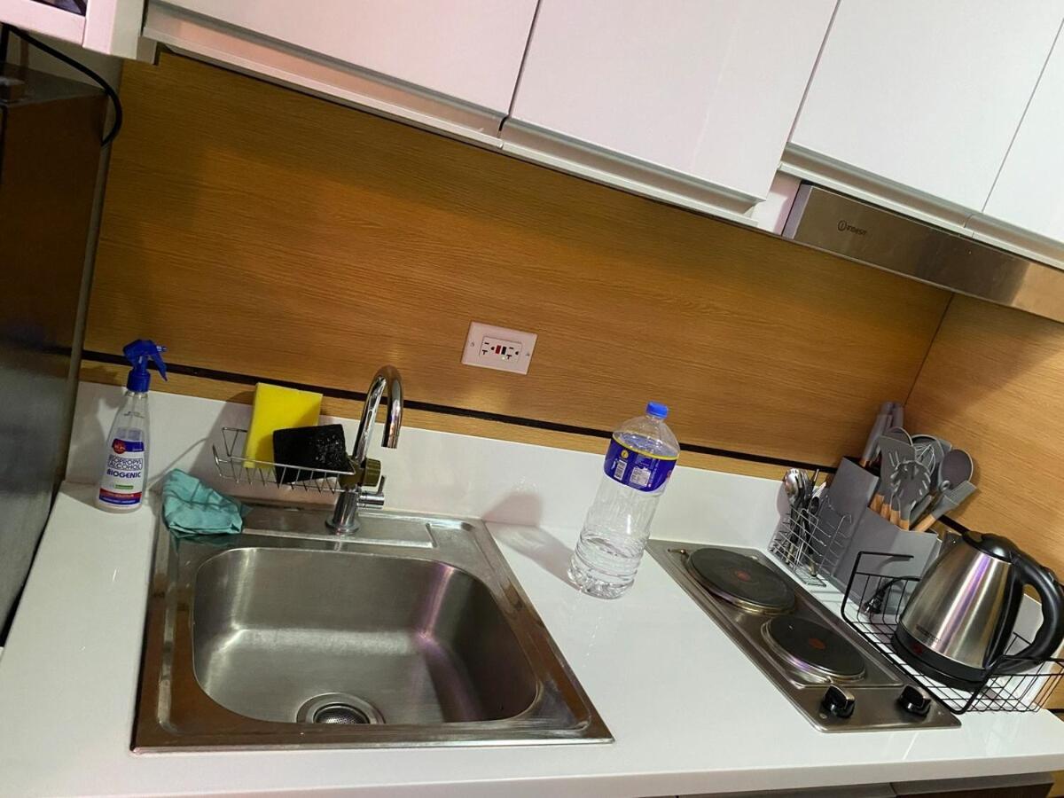 Apartment Makati Ayala Luxury Stylish Uncle Sam Gym Swim Park 300 Mb 2641 Manila