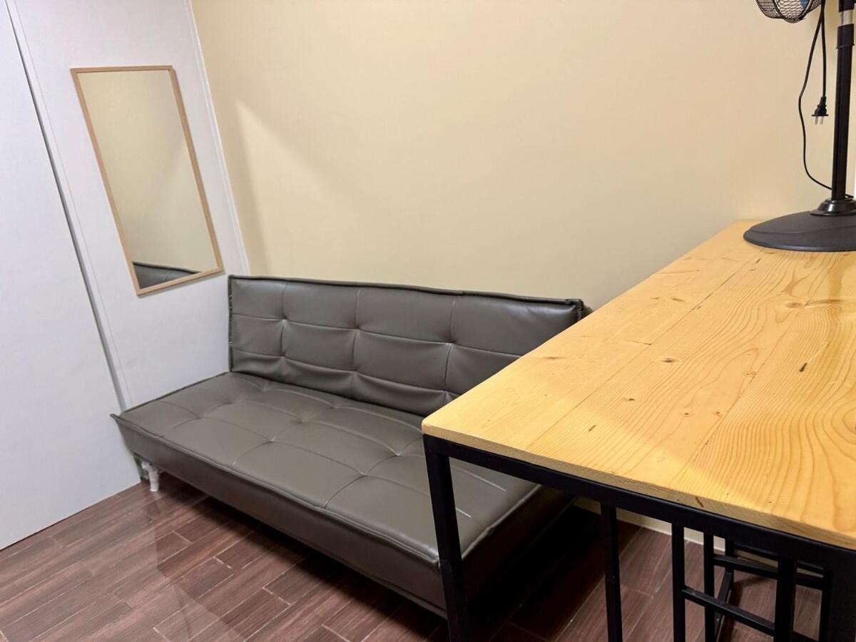 Galloping Executive Makati Gym Swim Park 300 Mbps Apartment