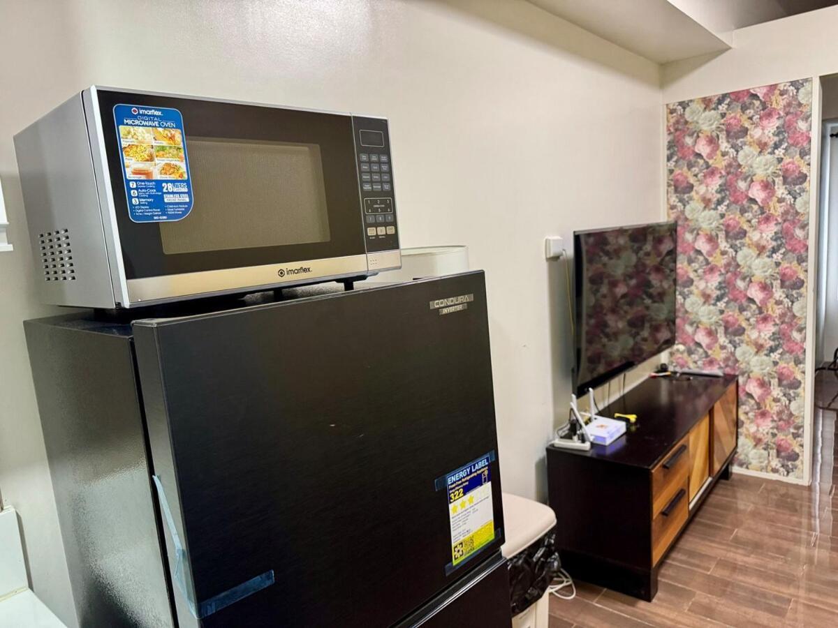 Apartment Galloping Executive Makati Gym Swim Park 300 Mbps *