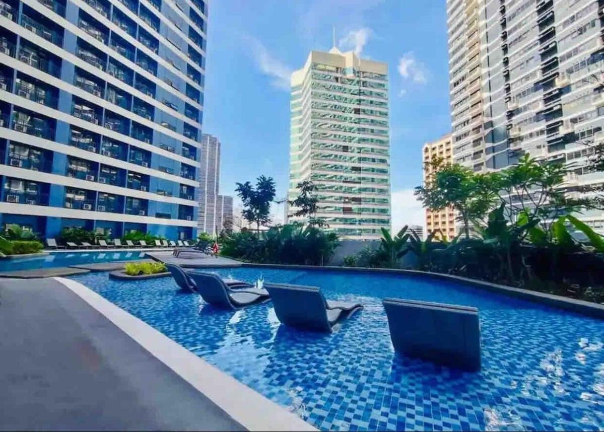 Cosmo Nest Air Skyline One Br Makati 2270 Gym Swim Park 300 Mbps *