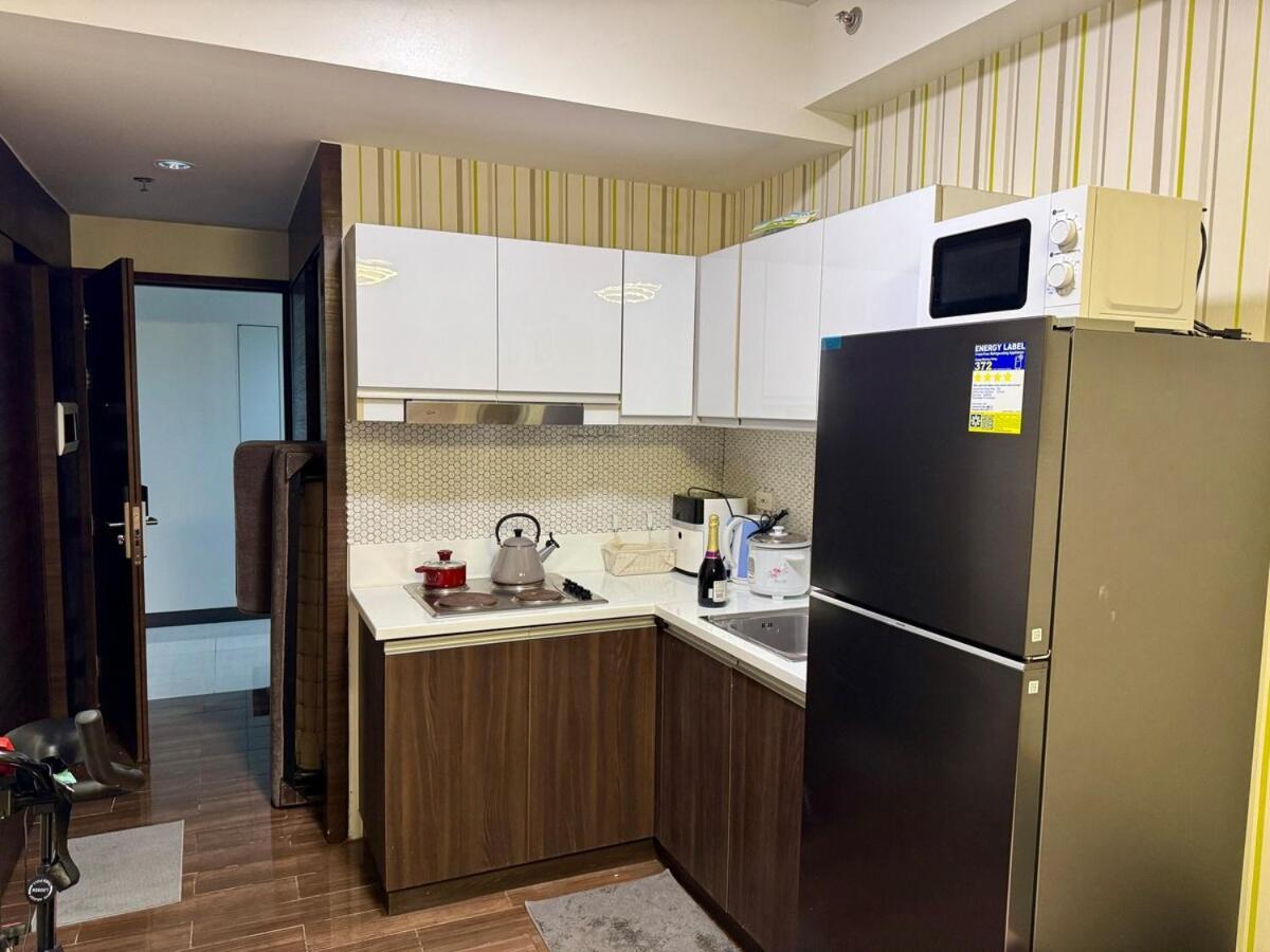 3 Bedroom Air Pool Perfect Gym Swim 300 Mbps Apartment *