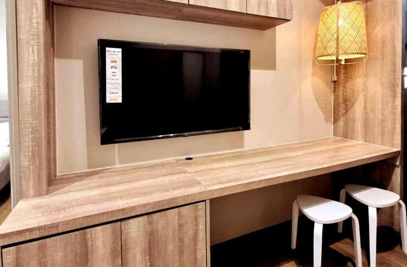 Cosmopolitan Comfort Makati 1 Bedroom Wonder 300mb 2428 Internet Apartment *