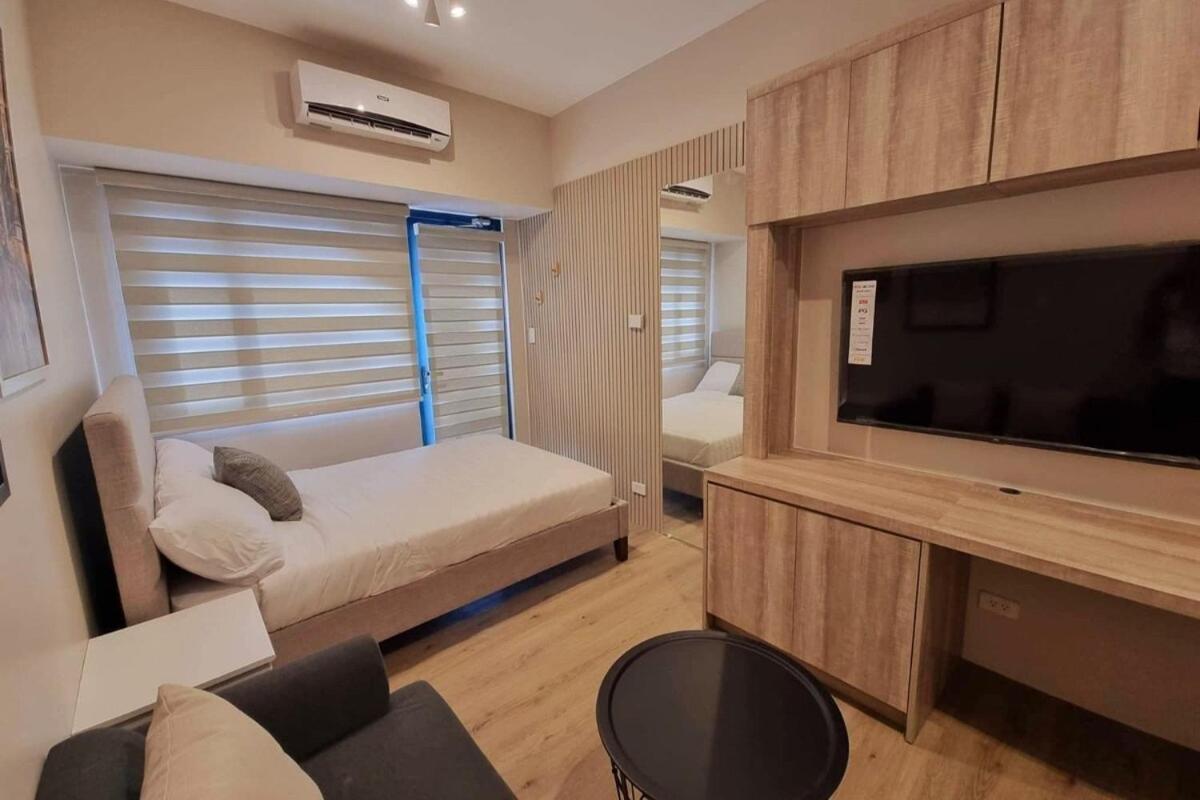Cosmopolitan Comfort Makati 1 Bedroom Wonder 300mb 2428 Internet