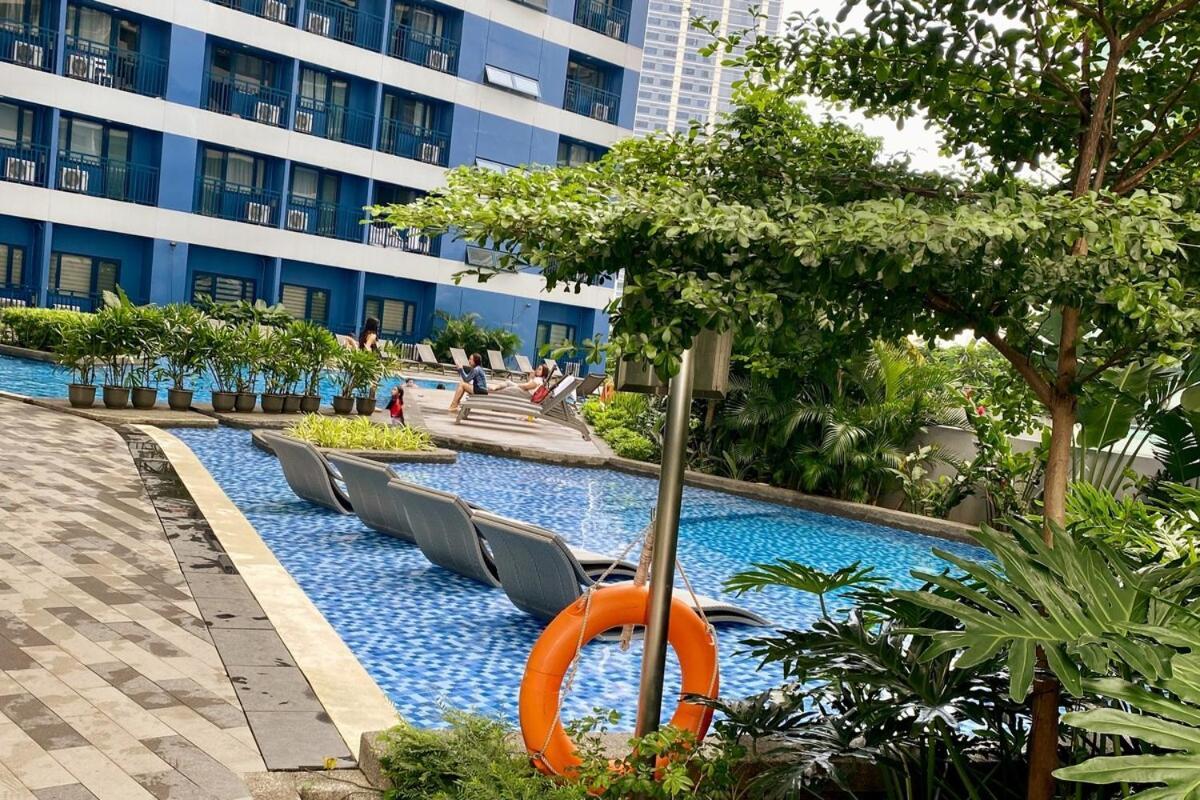 Cosmopolitan Comfort Makati 1 Bedroom Wonder 300mb 2428 Internet Apartment Manila