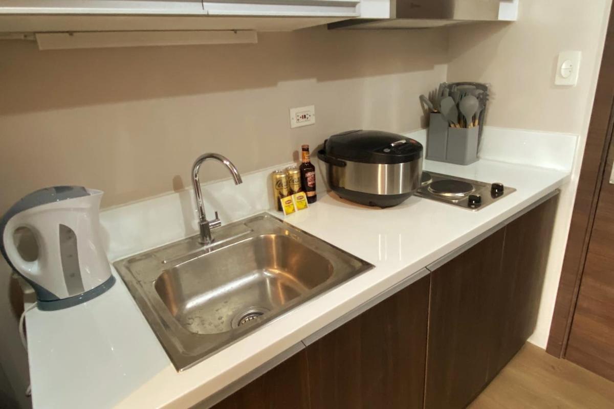 Apartment Cosmopolitan Comfort Makati 1 Bedroom Wonder 300mb 2428 Internet Manila
