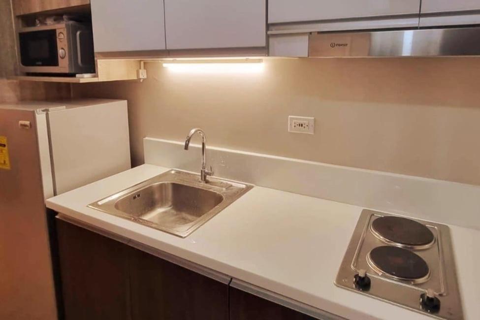 Cosmopolitan Comfort Makati 1 Bedroom Wonder 300mb 2428 Internet * Manila