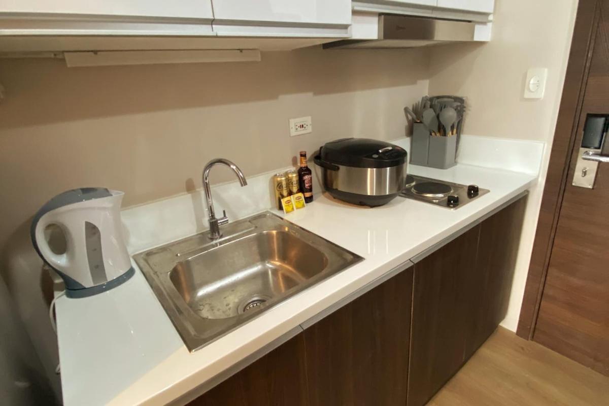 Apartment Cosmopolitan Comfort Makati 1 Bedroom Wonder 300mb 2428 Internet