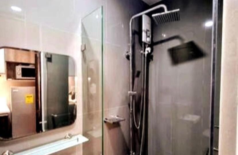 Cosmopolitan Comfort Makati 1 Bedroom Wonder 300mb 2428 Internet Manila