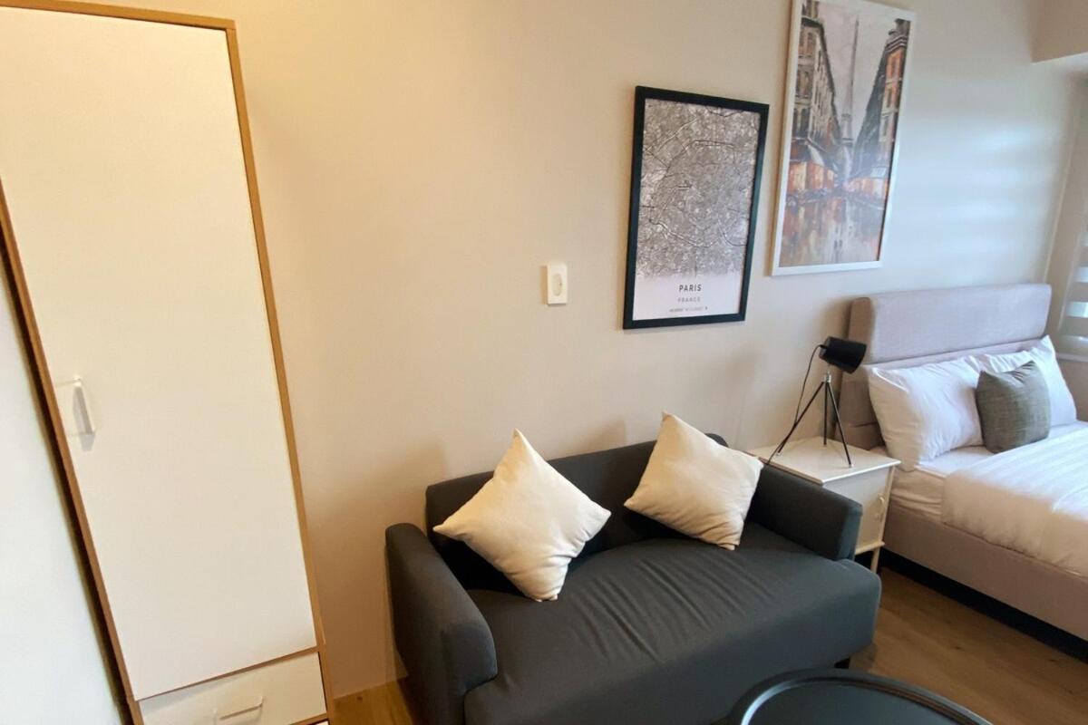 Cosmopolitan Comfort Makati 1 Bedroom Wonder 300mb 2428 Internet Manila