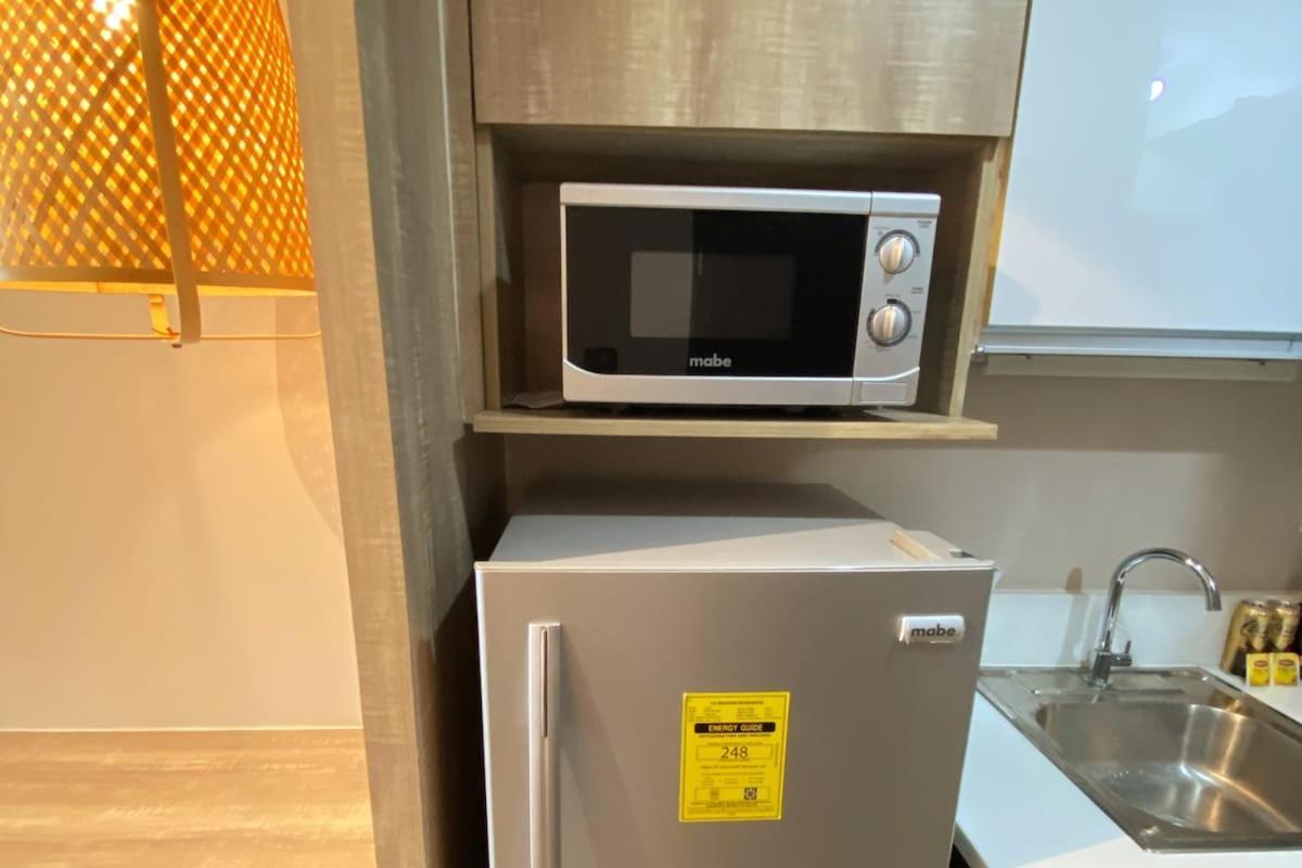 Cosmopolitan Comfort Makati 1 Bedroom Wonder 300mb 2428 Internet Manila