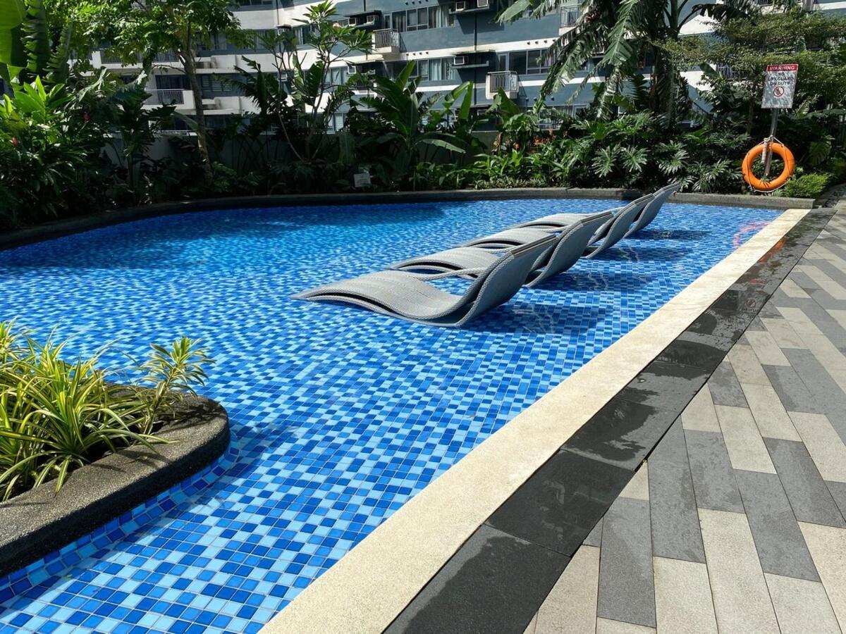 Cosmopolitan Comfort Makati 1 Bedroom Wonder 300mb 2428 Internet * Manila