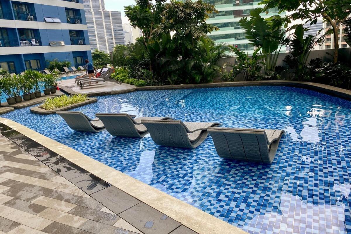 Cosmopolitan Comfort Makati 1 Bedroom Wonder 300mb 2428 Internet