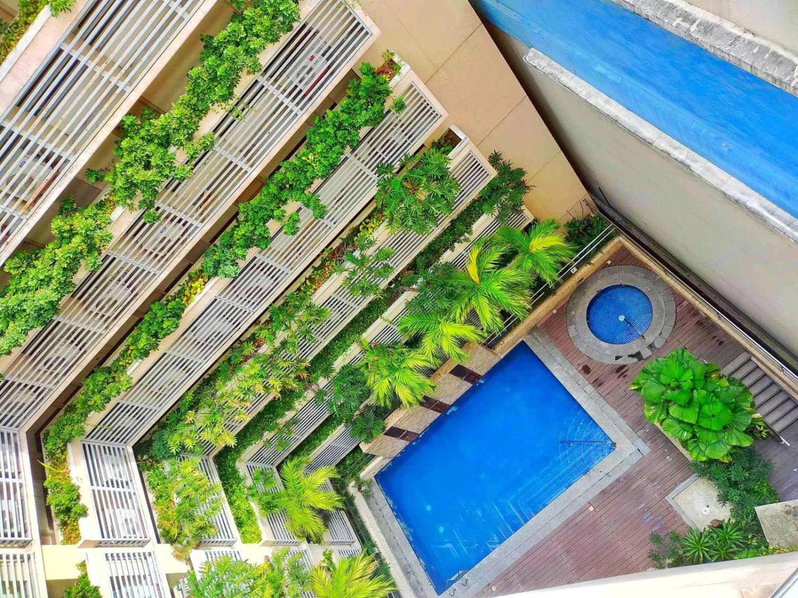 150 Newport * Manila