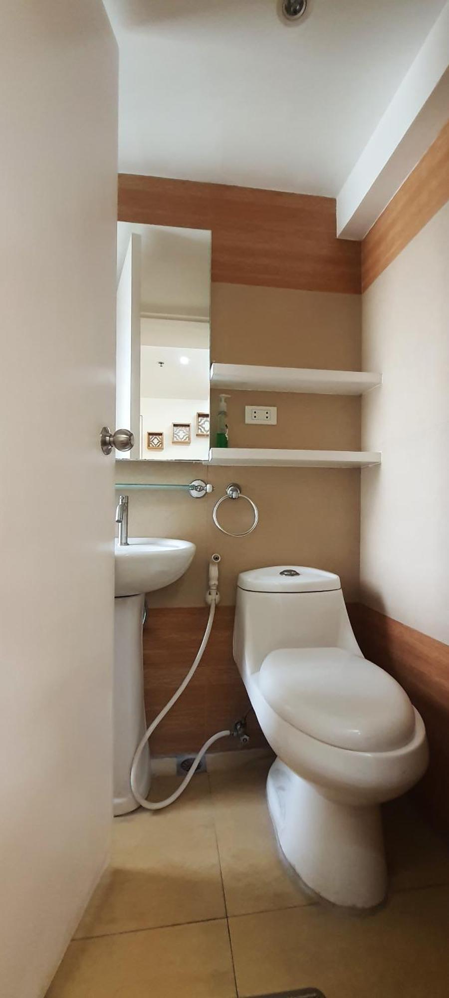 2 Bedroom Loft-type Victoria Apartment