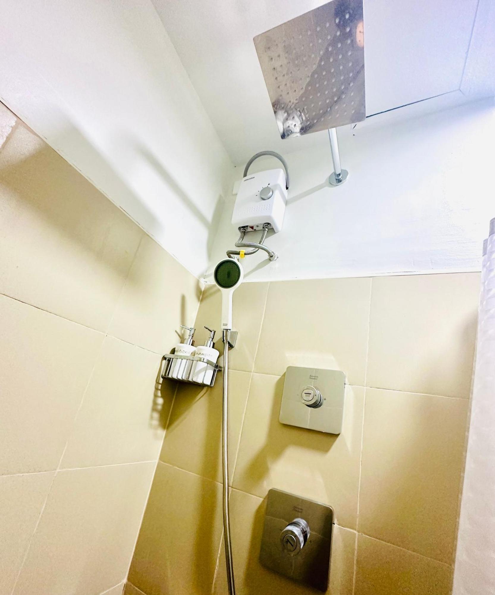 Apartment In Moa Manila