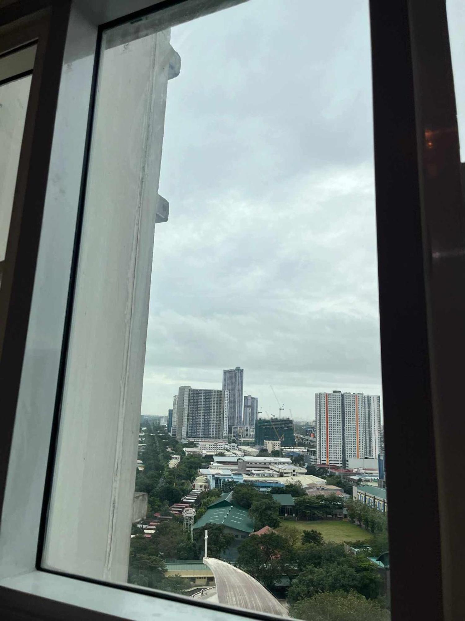 Beacon Makati Free Pool Access Free Wifi 100mbps & Free Netflix Apartment Manila