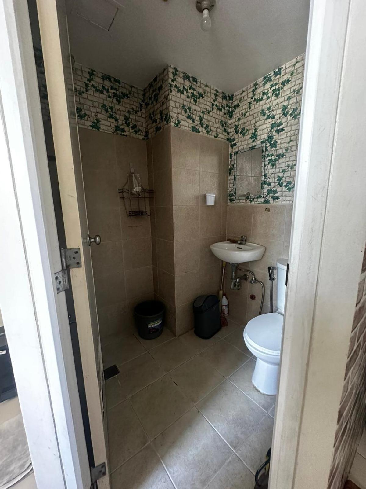 Apartment 1br-corner Unit At Laureano Di Trevi Makati *