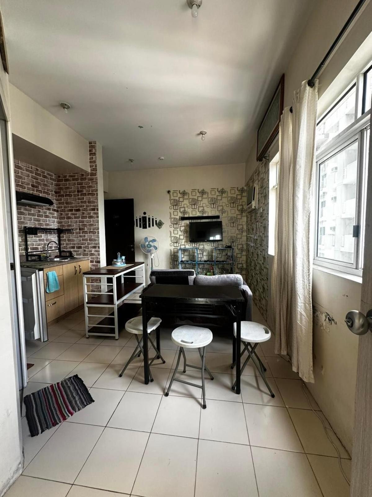 1br-corner Unit At Laureano Di Trevi Makati