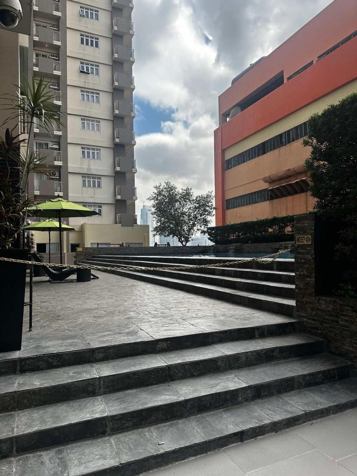 Apartment 1br-corner Unit At Laureano Di Trevi Makati