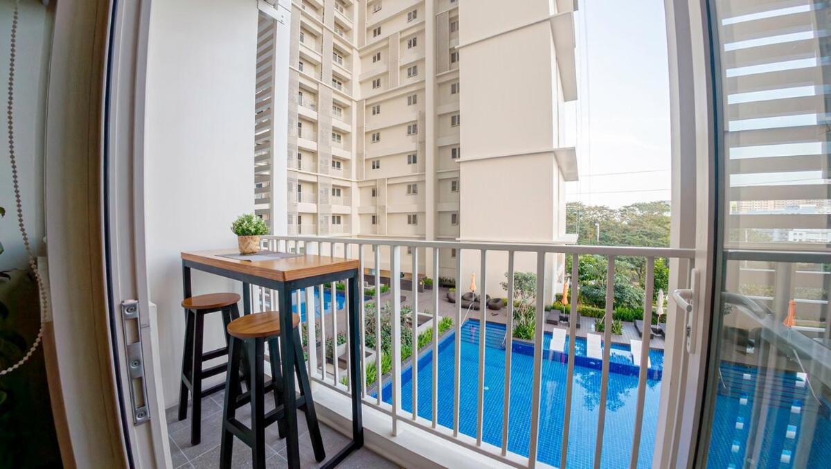 Luxx Mckinley With Fast Wifi In Bgc Apartment *