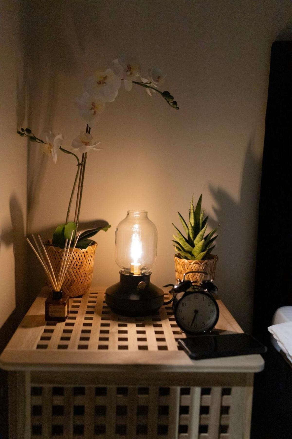 Apartment Luxx Mckinley With Fast Wifi In Bgc