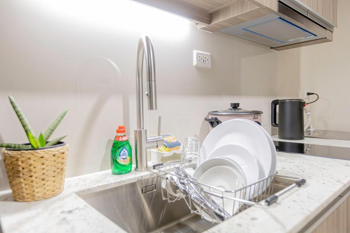 Luxx Mckinley With Fast Wifi In Bgc Apartment