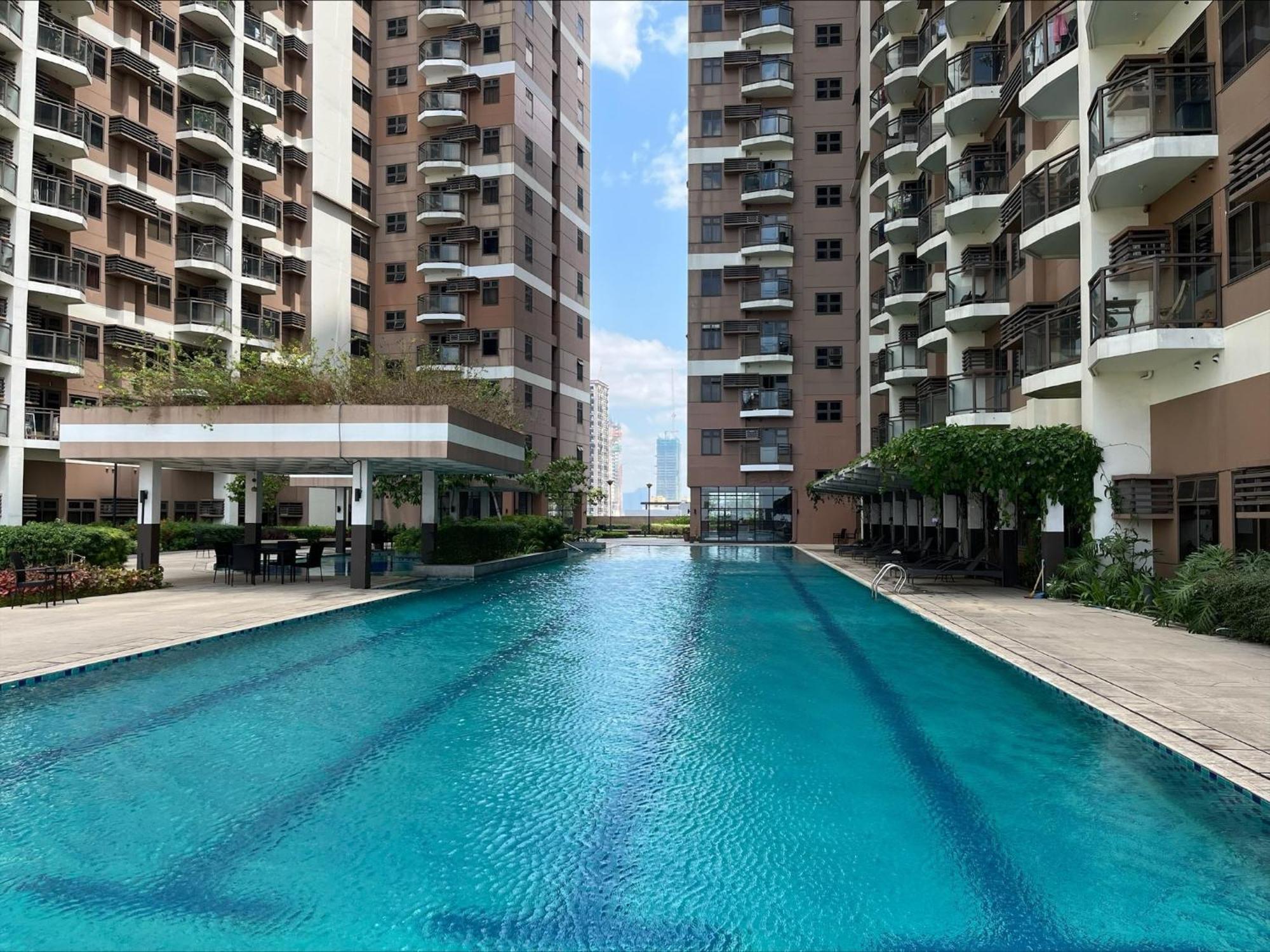 Bayfront 1br With Fast Wifi, Netflix & Free Pool, Near Picc, Cpp, Moa, Okada & Airport Manila